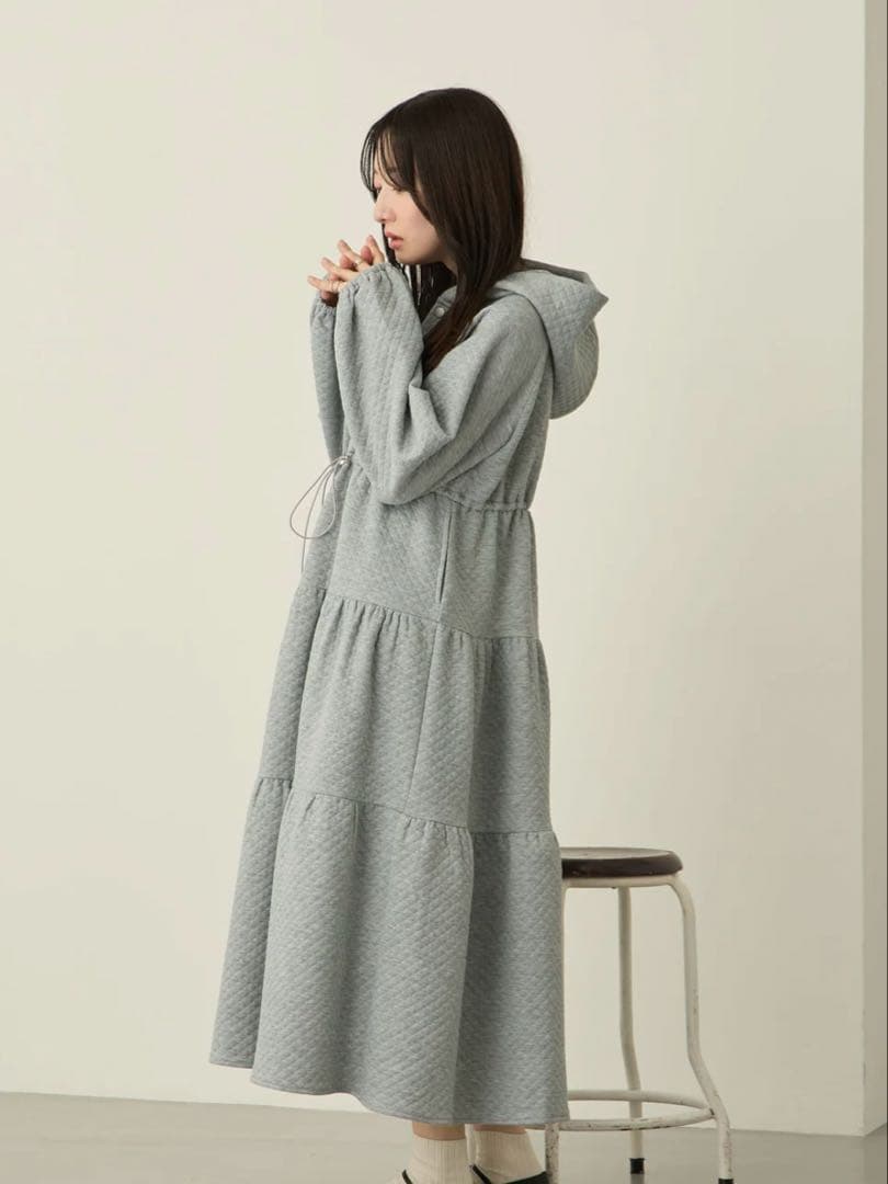 honono キルティングパーカーワンピース Gray マタニティ　ワンピース