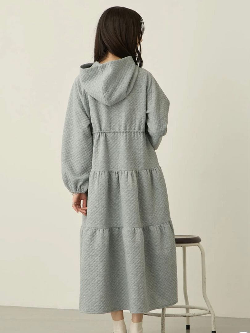 honono キルティングパーカーワンピース Gray マタニティ　ワンピース
