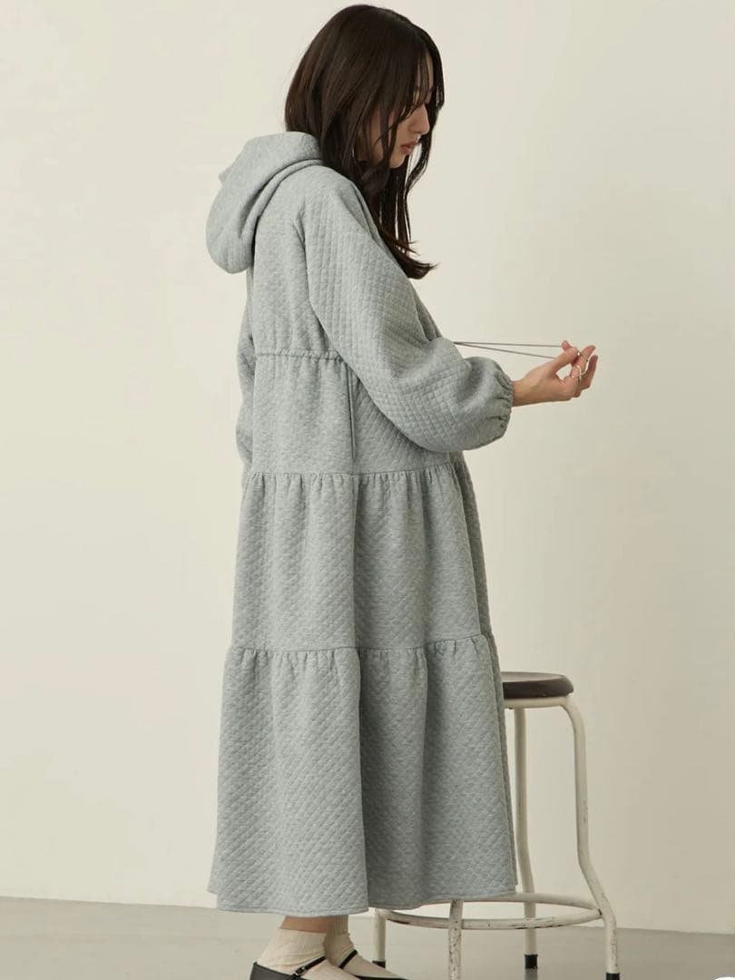 honono キルティングパーカーワンピース Gray マタニティ　ワンピース