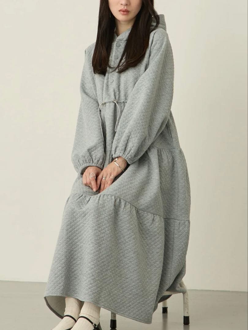 honono キルティングパーカーワンピース Gray マタニティ　ワンピース