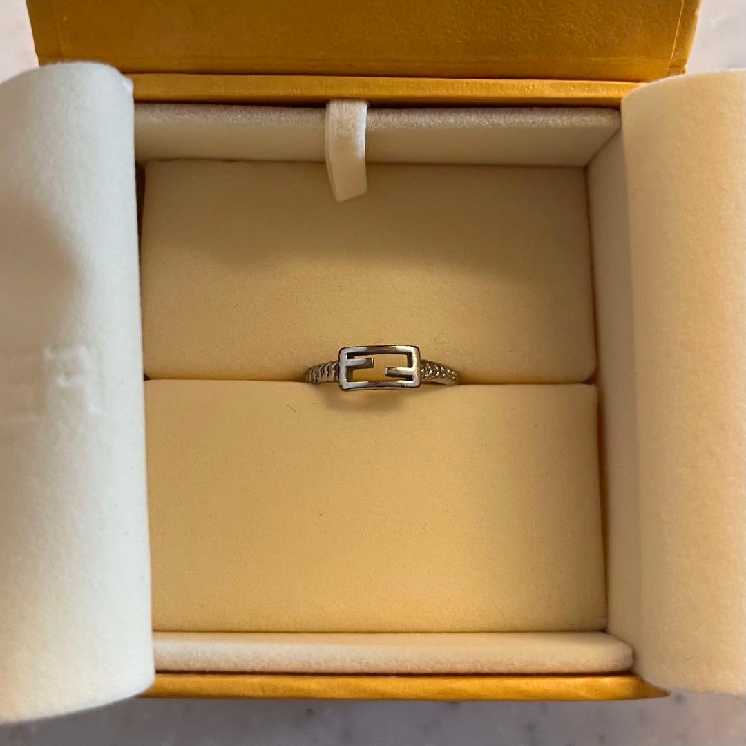 FENDI シルバー リング Silver tone ring 箱付き
