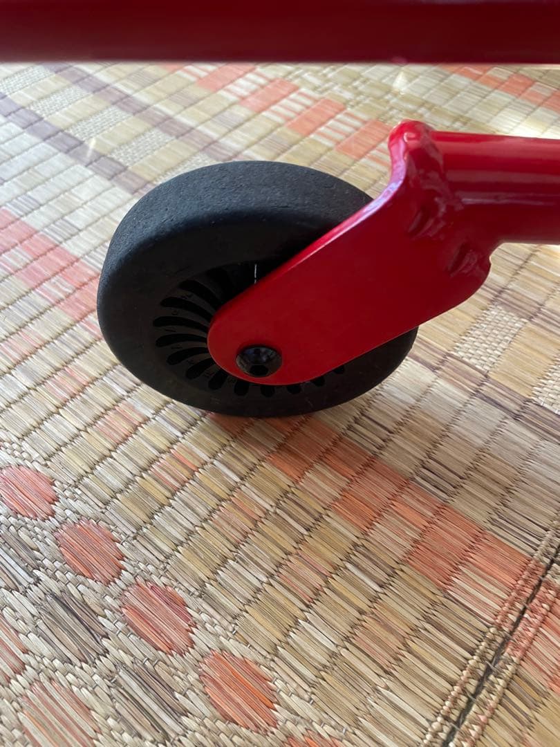 EzyRoller 赤 乗り物おもちゃ ドリフト3輪車