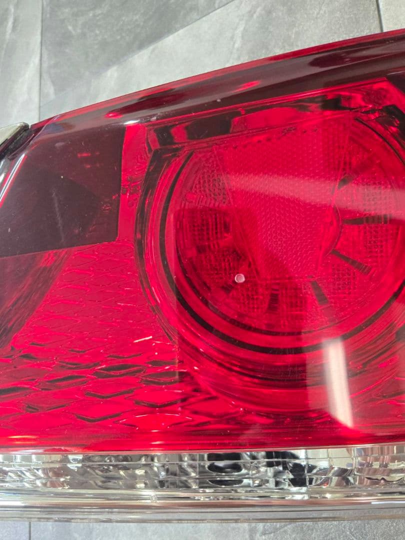 210系　トヨタ　クラウン　アスリート　テールランプ