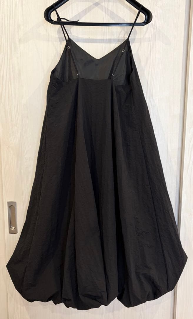 【美品】hinari バルーンシルエットワンピース ブラック S