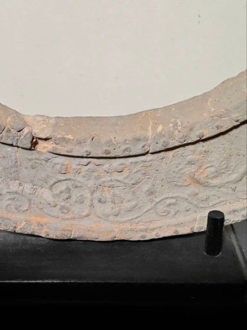 唐草文軒平瓦　古代瓦　新羅　高麗　考古発掘品　古美術　花呼ぶ器　仏教美術