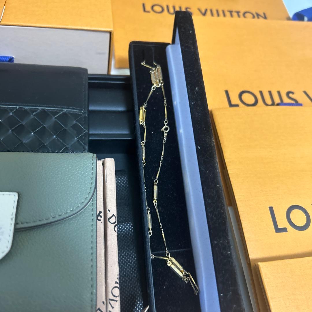 m*o様 【遺品整理・生前整理品】VUITTON 財布　ネックレス　時計