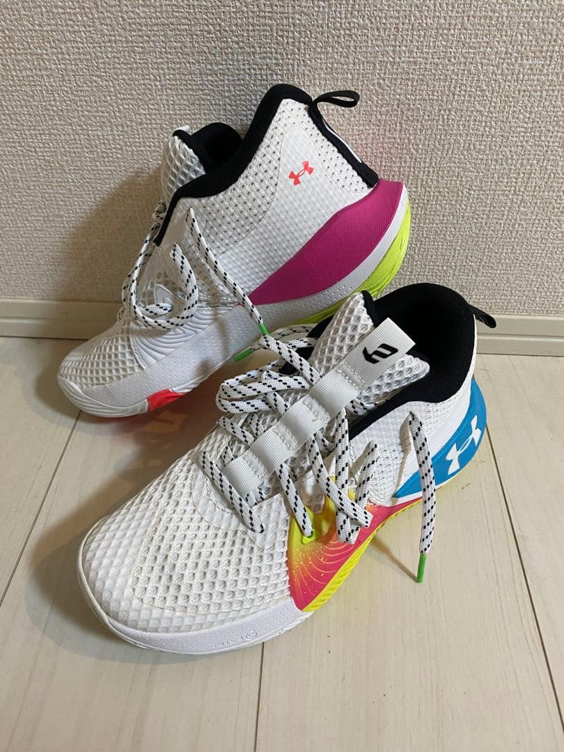 Under Armour バスケットボールシューズ ホワイト/マルチカラー