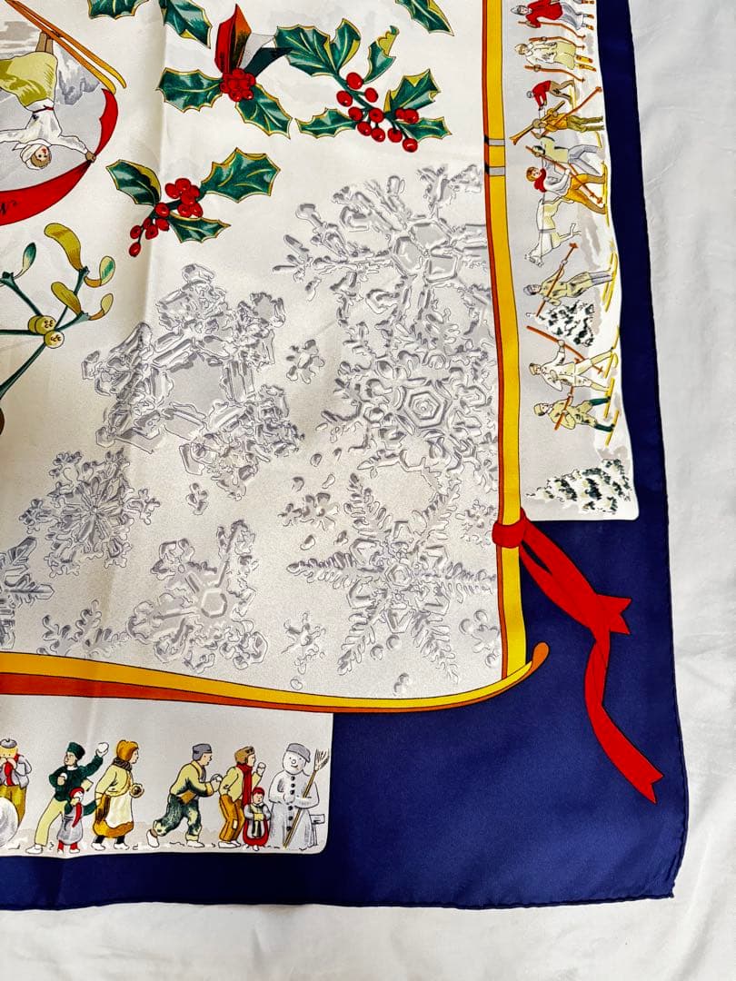 HERMES スカーフ カレ90 Neige d'Antan去年の雪