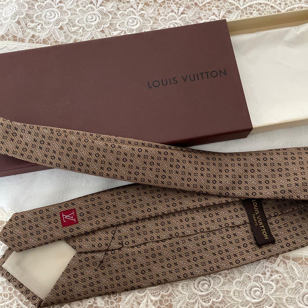 LOUIS VUITTONネクタイです♬