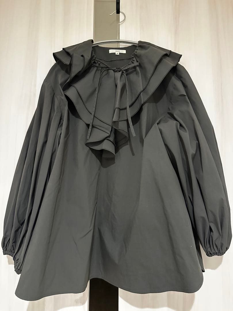 Yori ダブルフリルカラーブラウス　チャコール36美品
