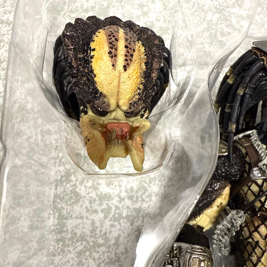 NECA製　プレデター　フィギュア　難あり