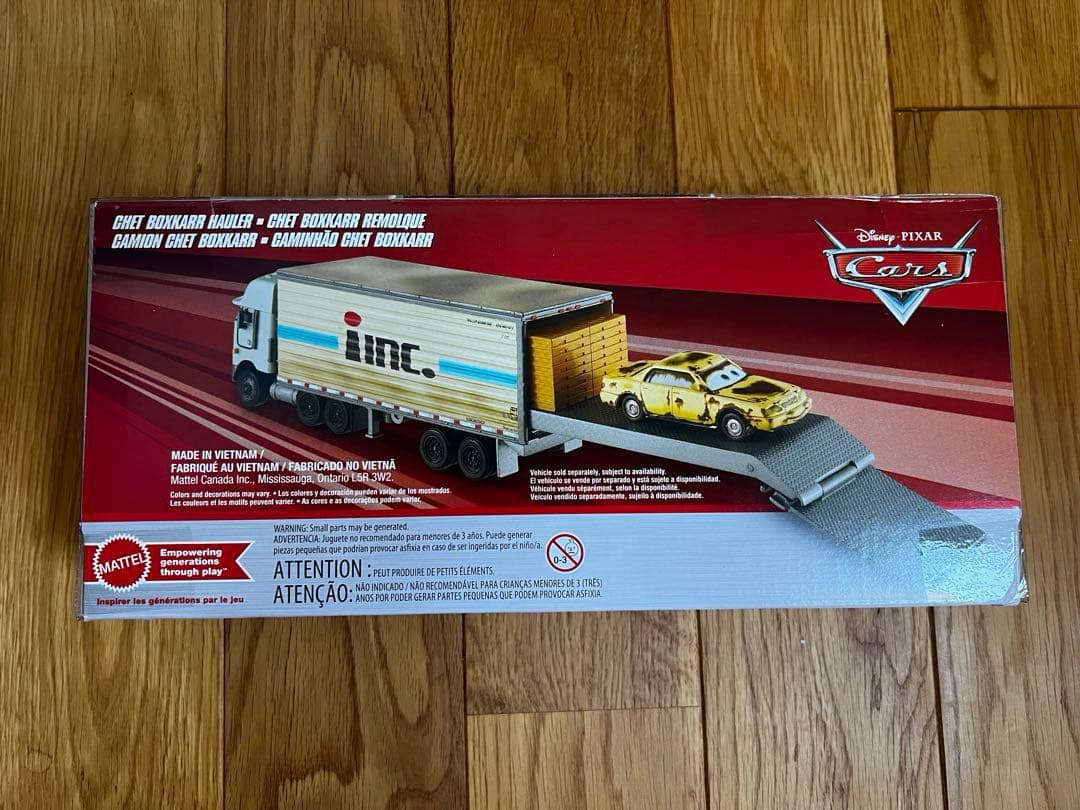 価格調整可能　カーズ、マテル製商品 Chet Boxkarr Hauler 1台