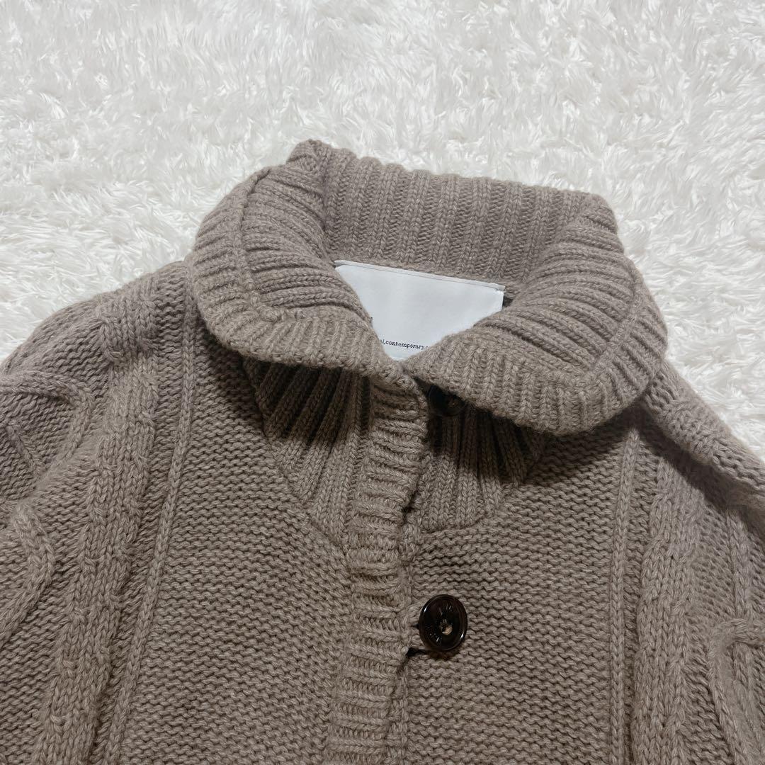 美品✨ティッカ　ハンドケーブルニットポンチョカーディガン　ベージュ