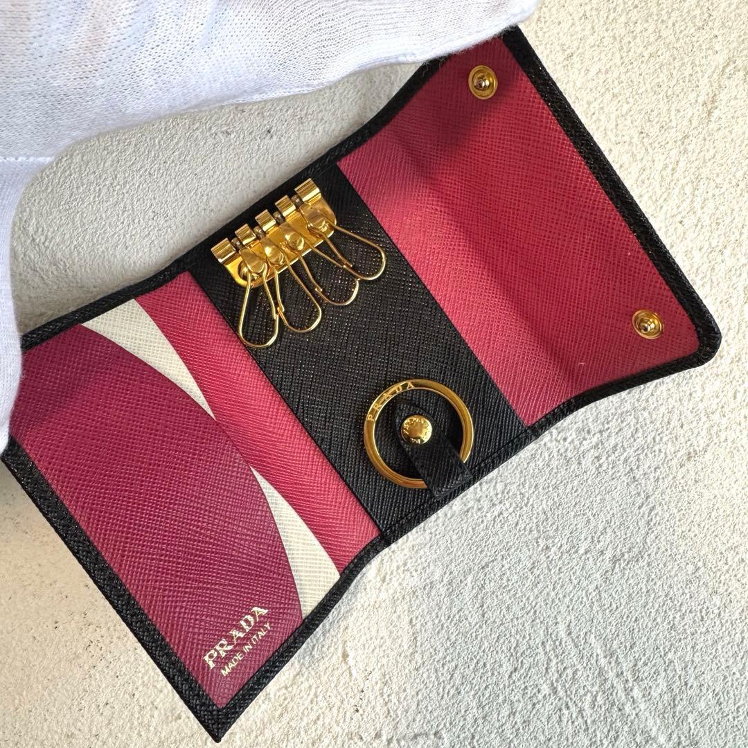 PRADA プラダ サフィアーノレザー キーケース マルチカラー ピンク