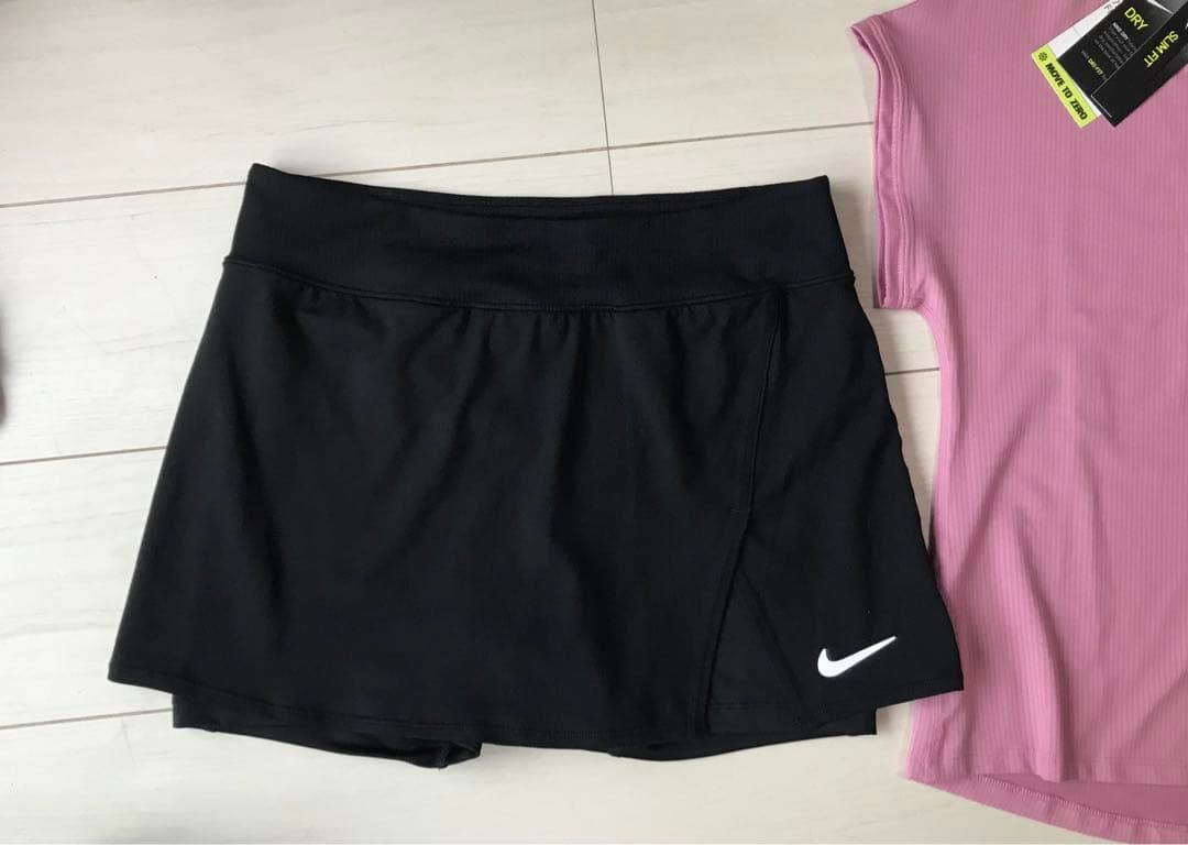 NIKEスリットがカッコいいビクトリースコートとゆったりテニストップス上下セット