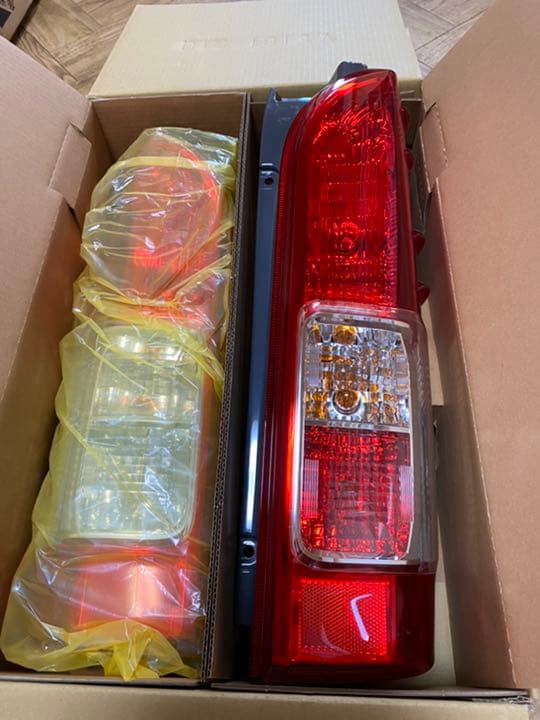 トヨタハイエース200系テールランプ