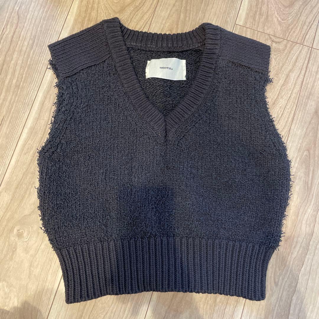 todayful コンパクトニットベスト　ほぼ新品　初夏ノースリーブ