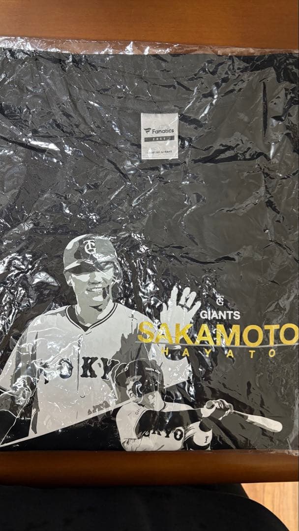 巨人坂本勇人選手TシャツGOLDレアバージョン　(Lサイズ相当)