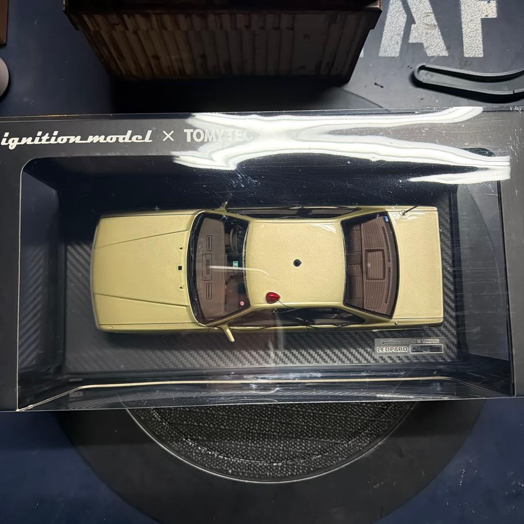 ignition.model パトカー仕様ミニカー 1/43