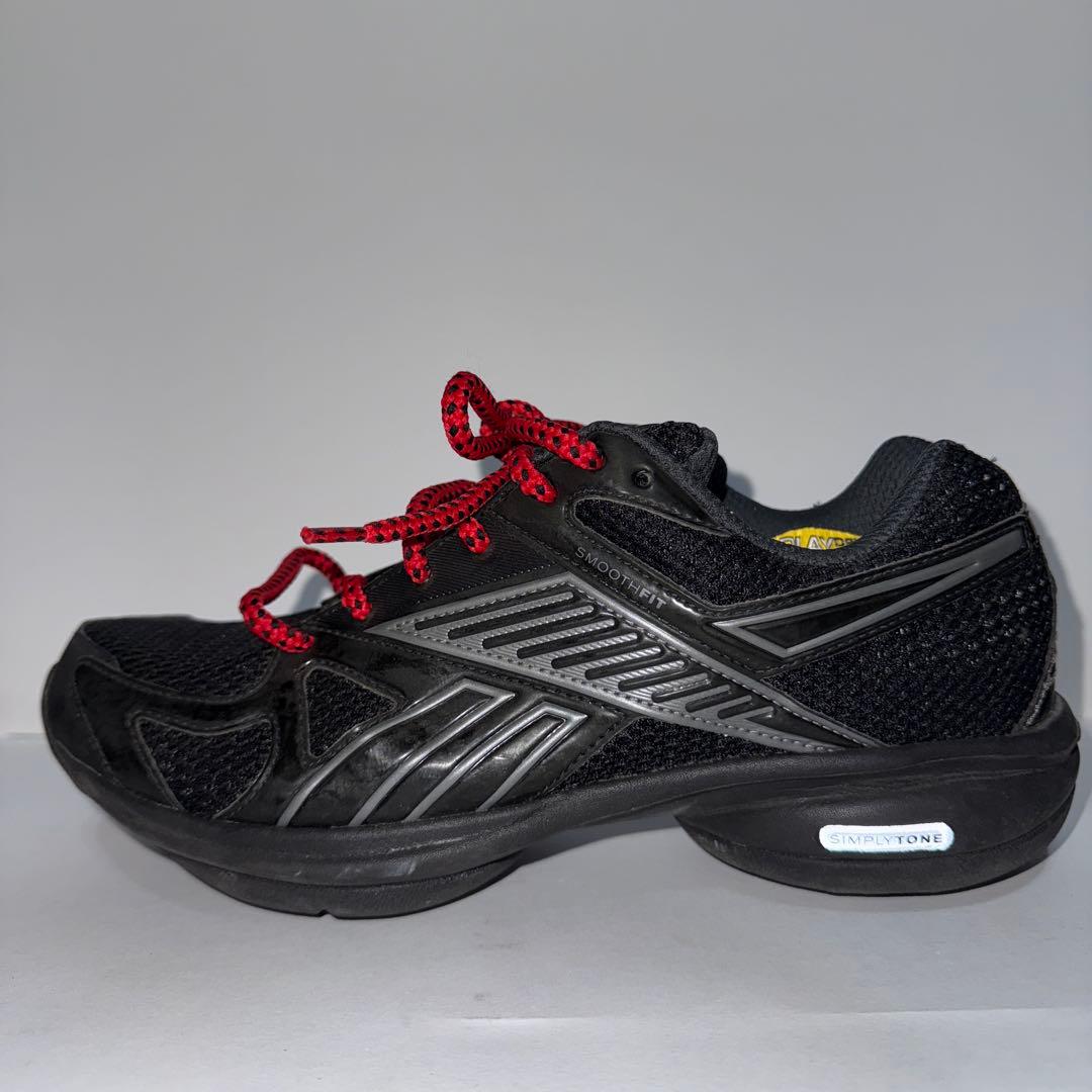 Reebok ランニングシューズ ブラック/レッド