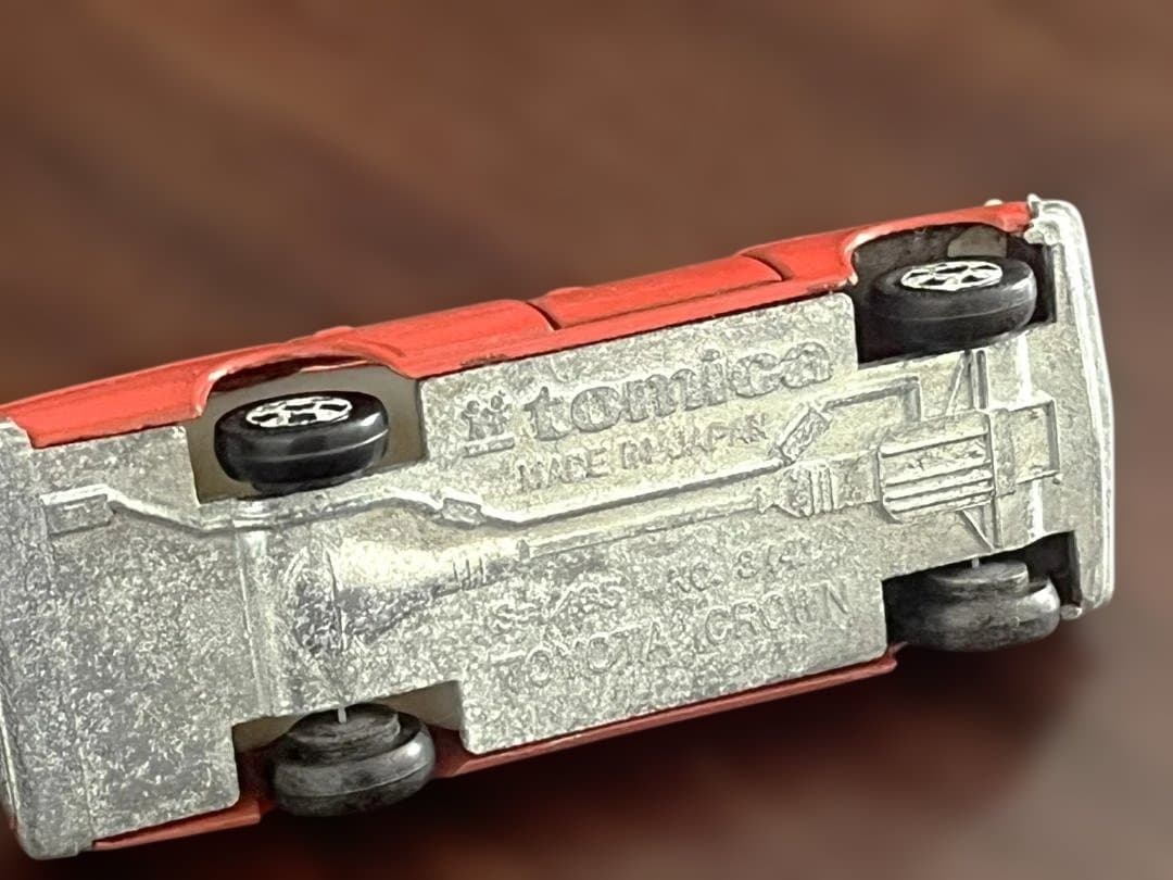 N*︎様 ◆トミカ No.27 トヨタ クラウン ファイアチーフカー 黒箱