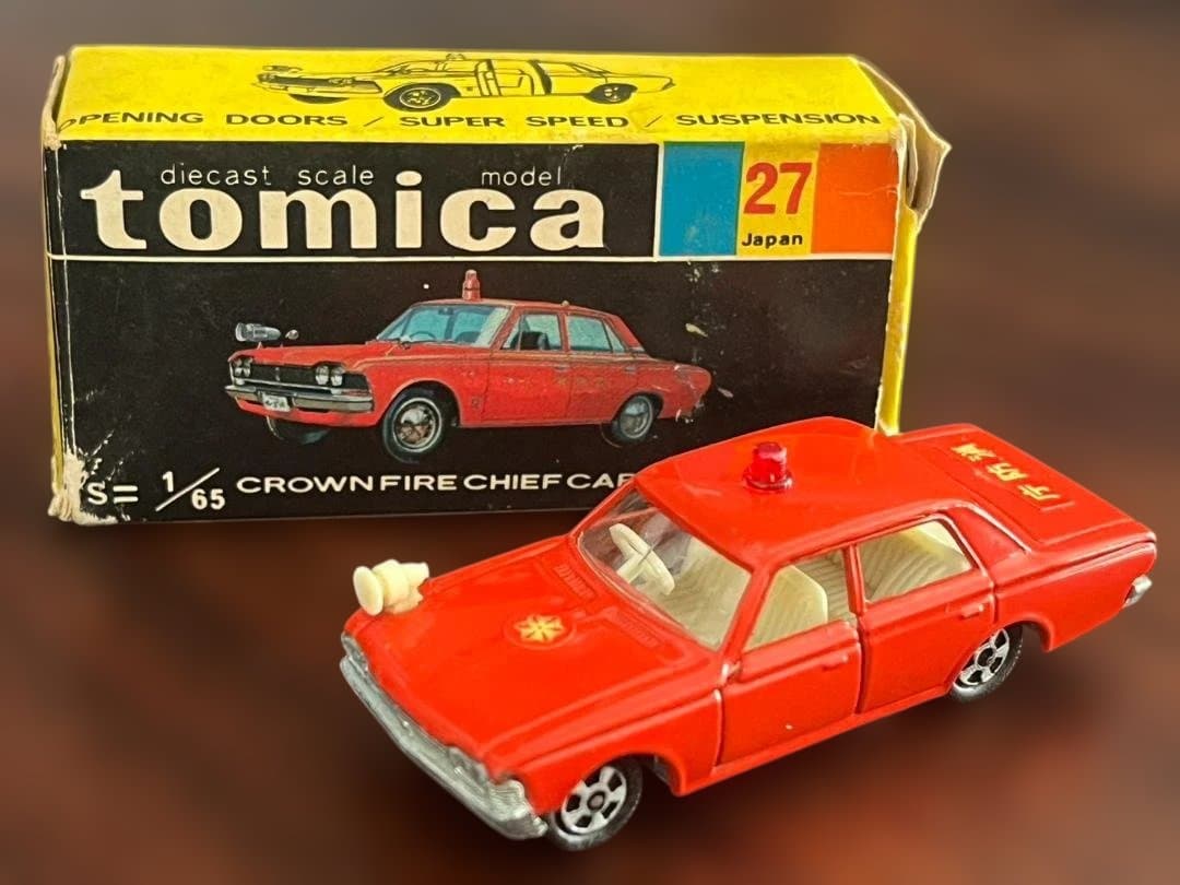 N*︎様 ◆トミカ No.27 トヨタ クラウン ファイアチーフカー 黒箱