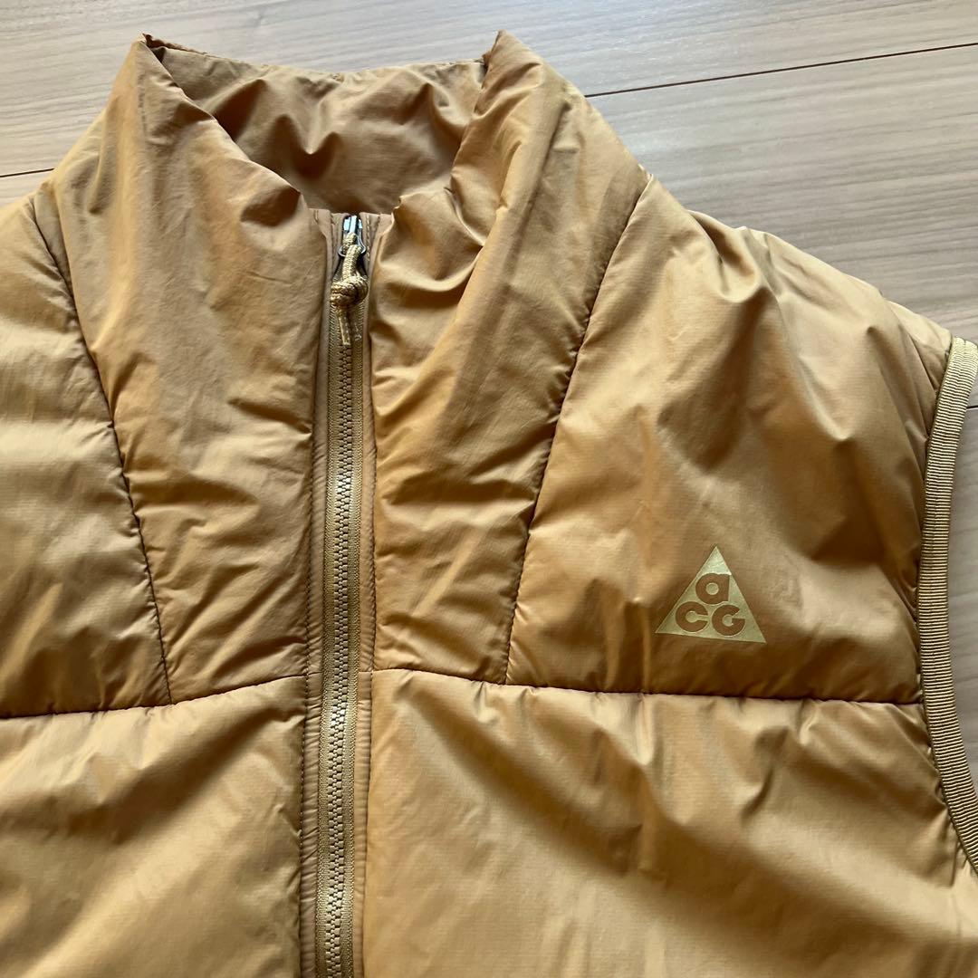 nike ACG Primaloft ノースリーブ ベスト ベージュ ブラウン