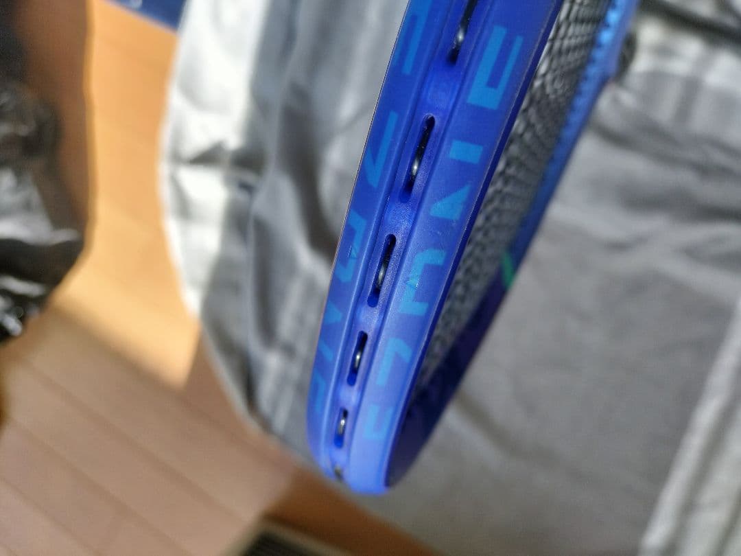EZONE98（シューズケース新品付）　YONEXイーゾーンテニスラケットG2