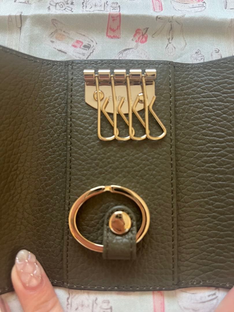 新品未使用 FURLA レザーキーケース カーキ 保存袋付き