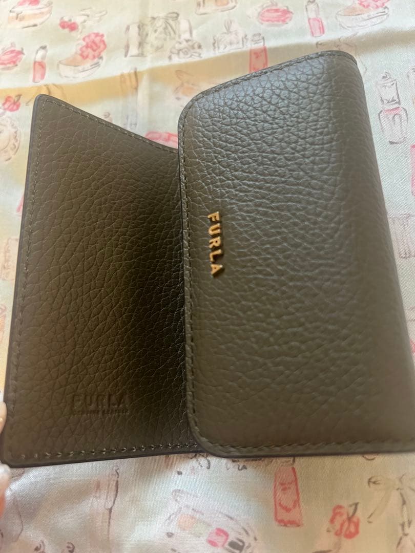 新品未使用 FURLA レザーキーケース カーキ 保存袋付き
