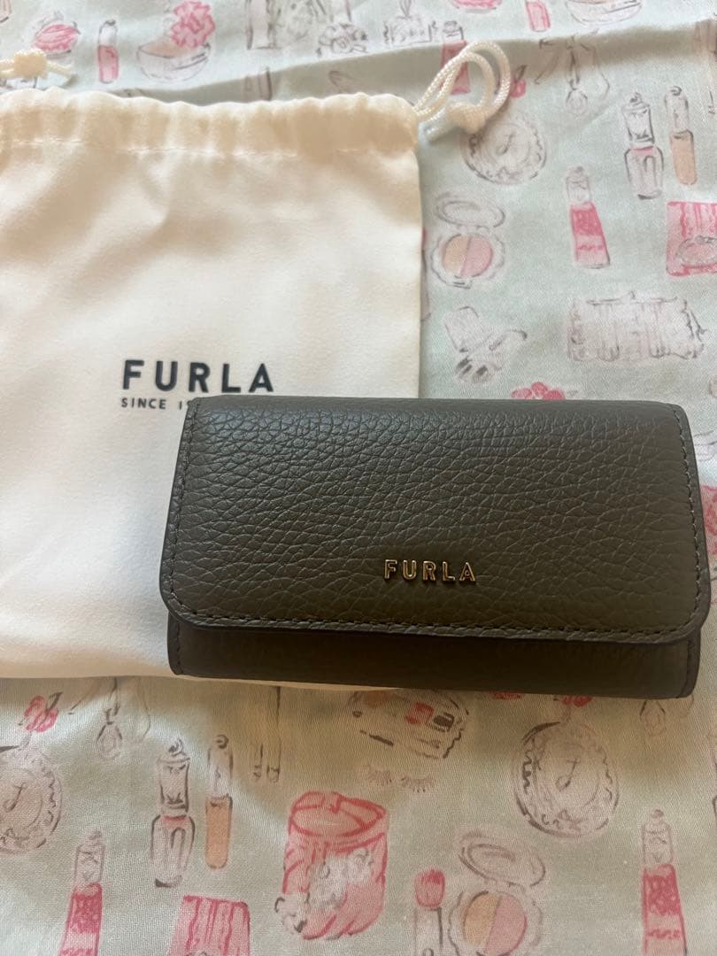 新品未使用 FURLA レザーキーケース カーキ 保存袋付き