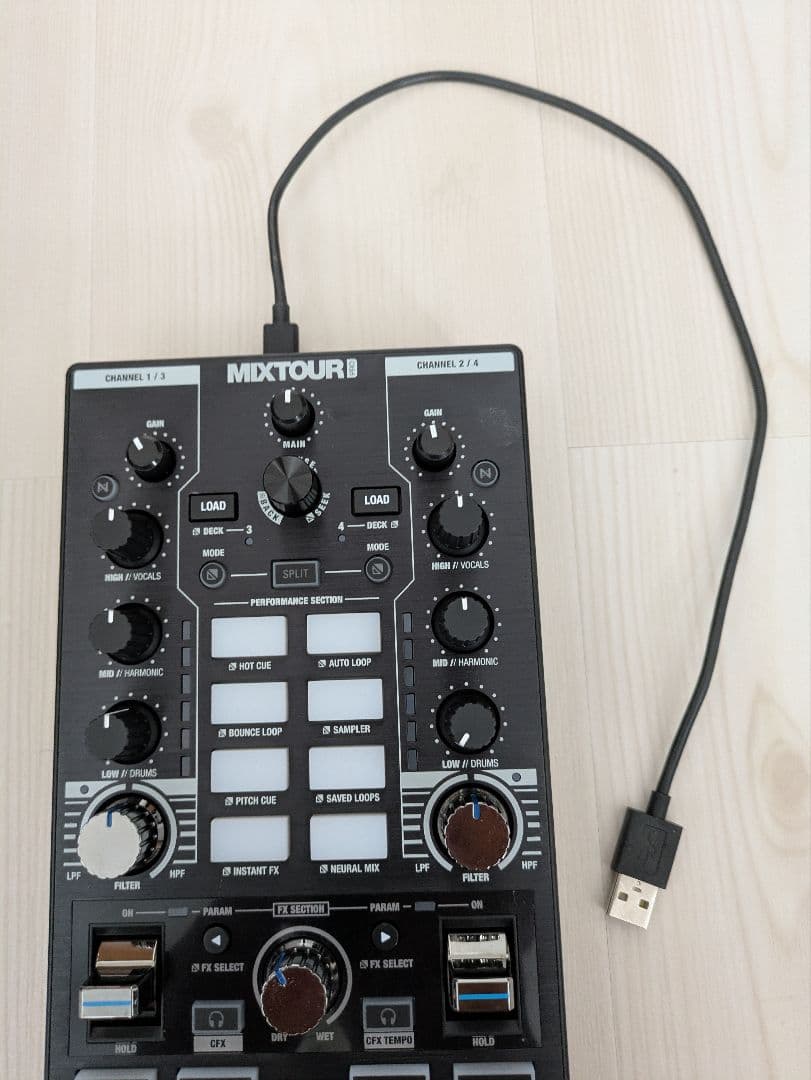Reloop Mixtour pro DJコントローラー
