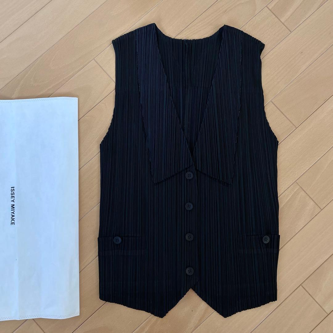 PLEATS PLEASE プリーツベスト ブラック