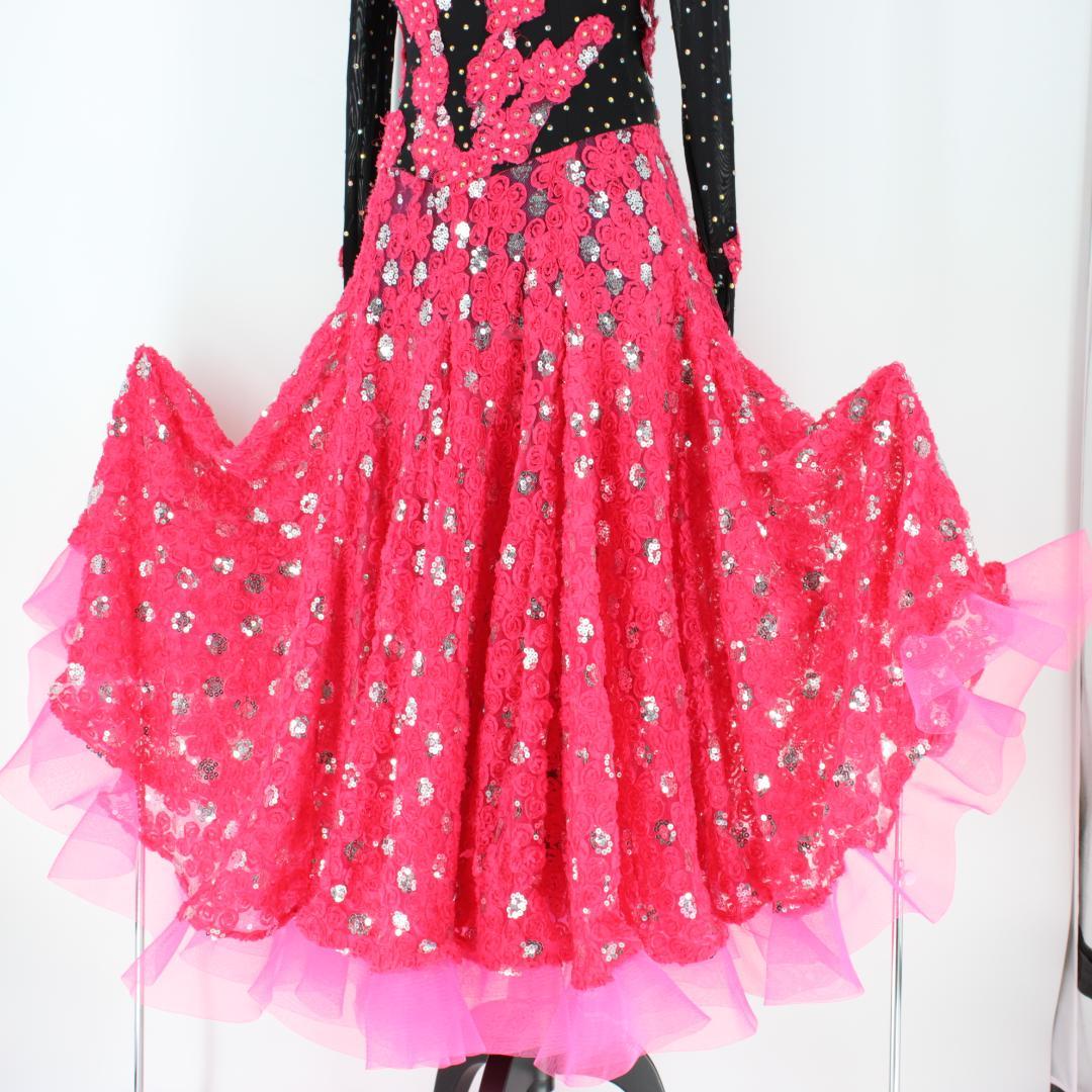 【美品 社交ダンス衣装】ワンピース ドレス 黒 ブラック ピンク マゼンダ 花柄