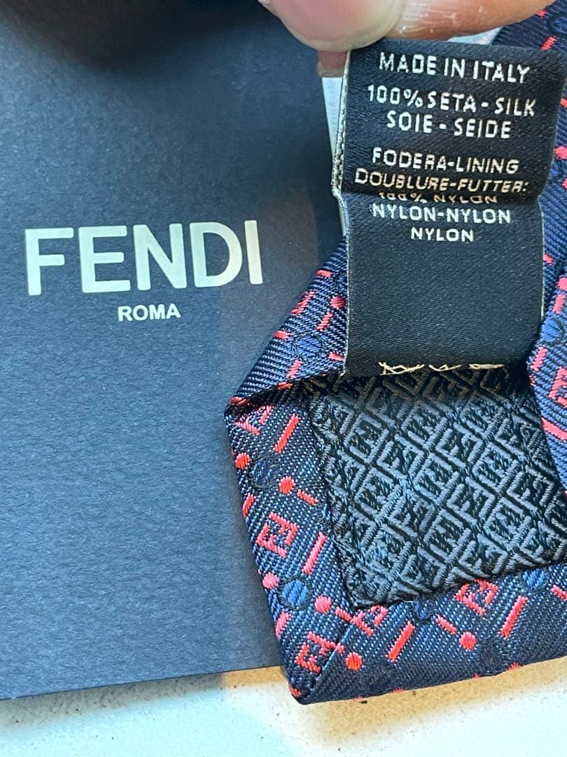 【新品未使用】FENDI ネクタイ ネイビー/レッド 幾何学模様　成人式向け