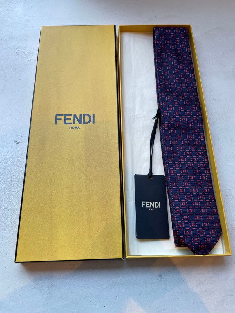 【新品未使用】FENDI ネクタイ ネイビー/レッド 幾何学模様　成人式向け