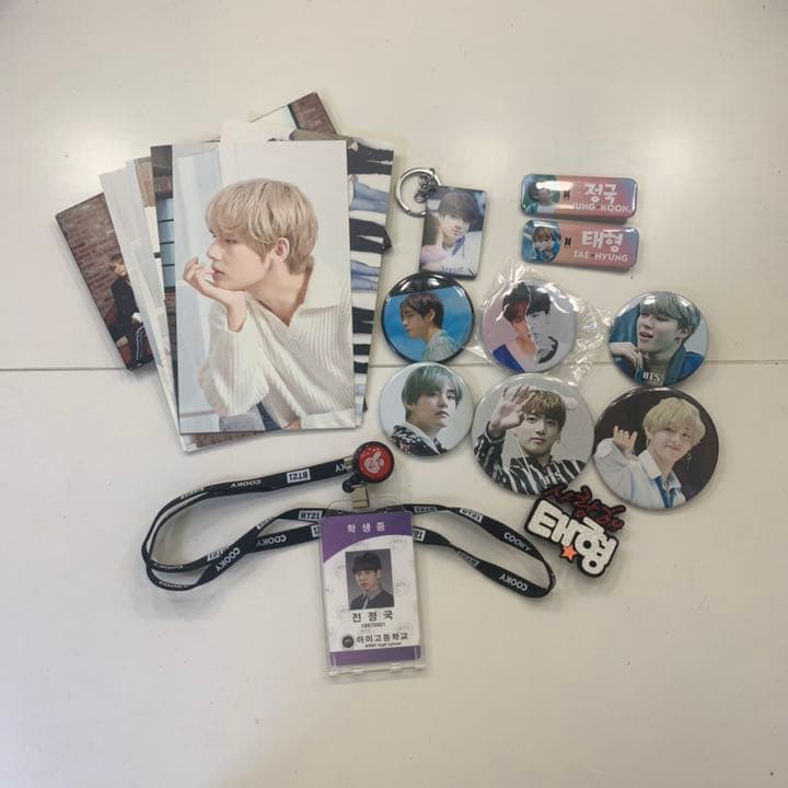 BTS アミボムVer.3 トレカや缶バッジなど付！！