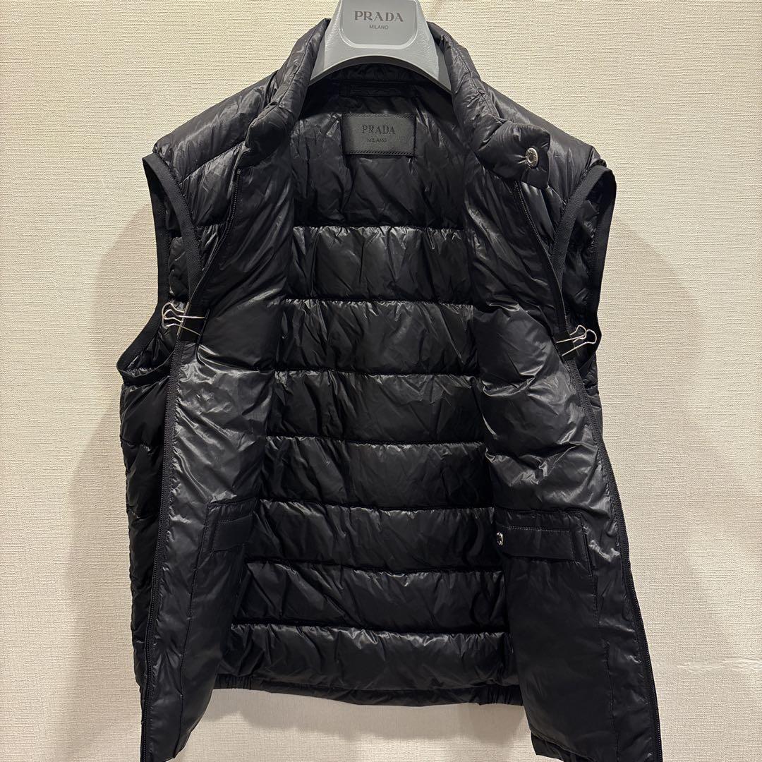 PRADA プラダ ダウンベスト ブラック 黒 三角ロゴ