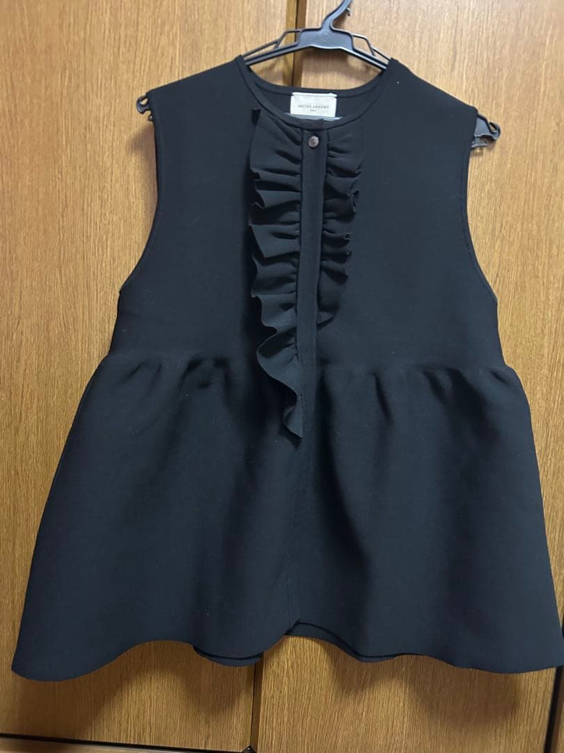 UNITED ARROWS Pイレギュラーフリルベスト