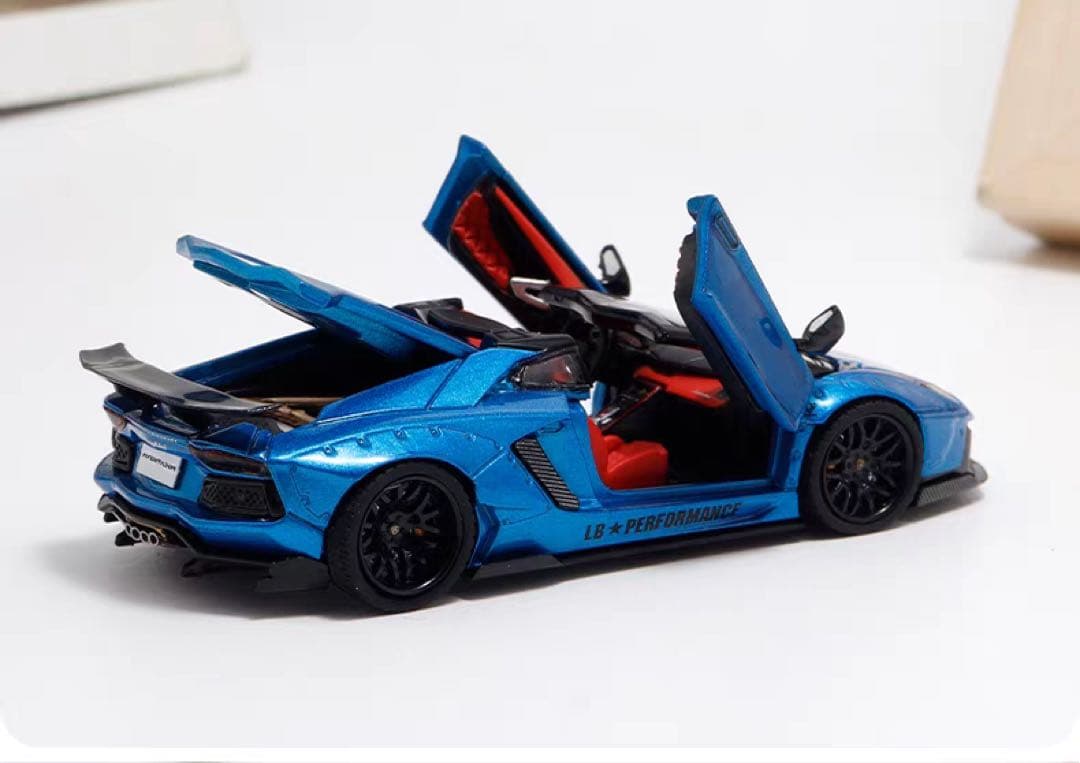 RM 64 ランボルギーニ アヴェンタドール LP700-4 LBWK ブルー