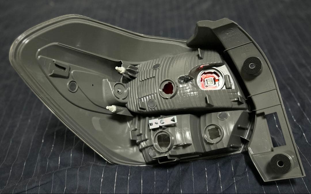 【カズキング】スバル XV テールレンズ 右 RH H25年式以降
