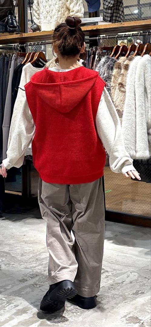 ZIPニットフーディベスト