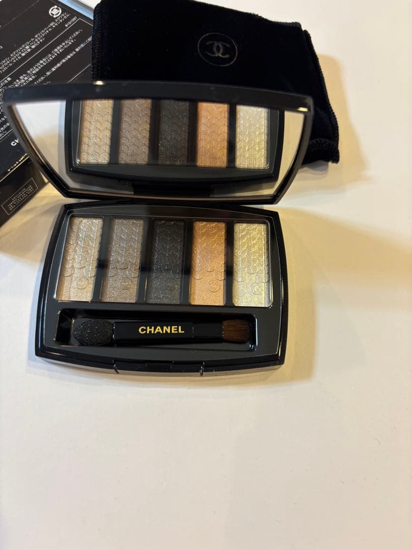 【未使用】CHANEL ルミエール　グラフィック（アイシャドウ）