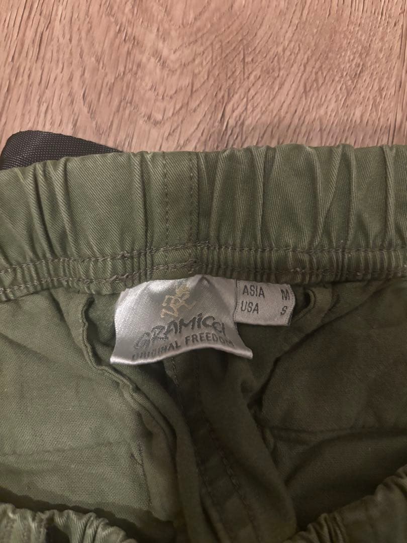 グラミチ フリークスストア 別注 SP BAKER NN PANT M オリーブ