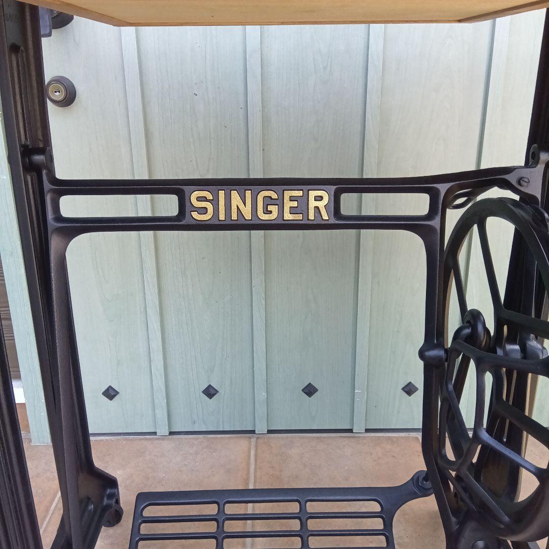 足踏みミシンテーブル　Singer①