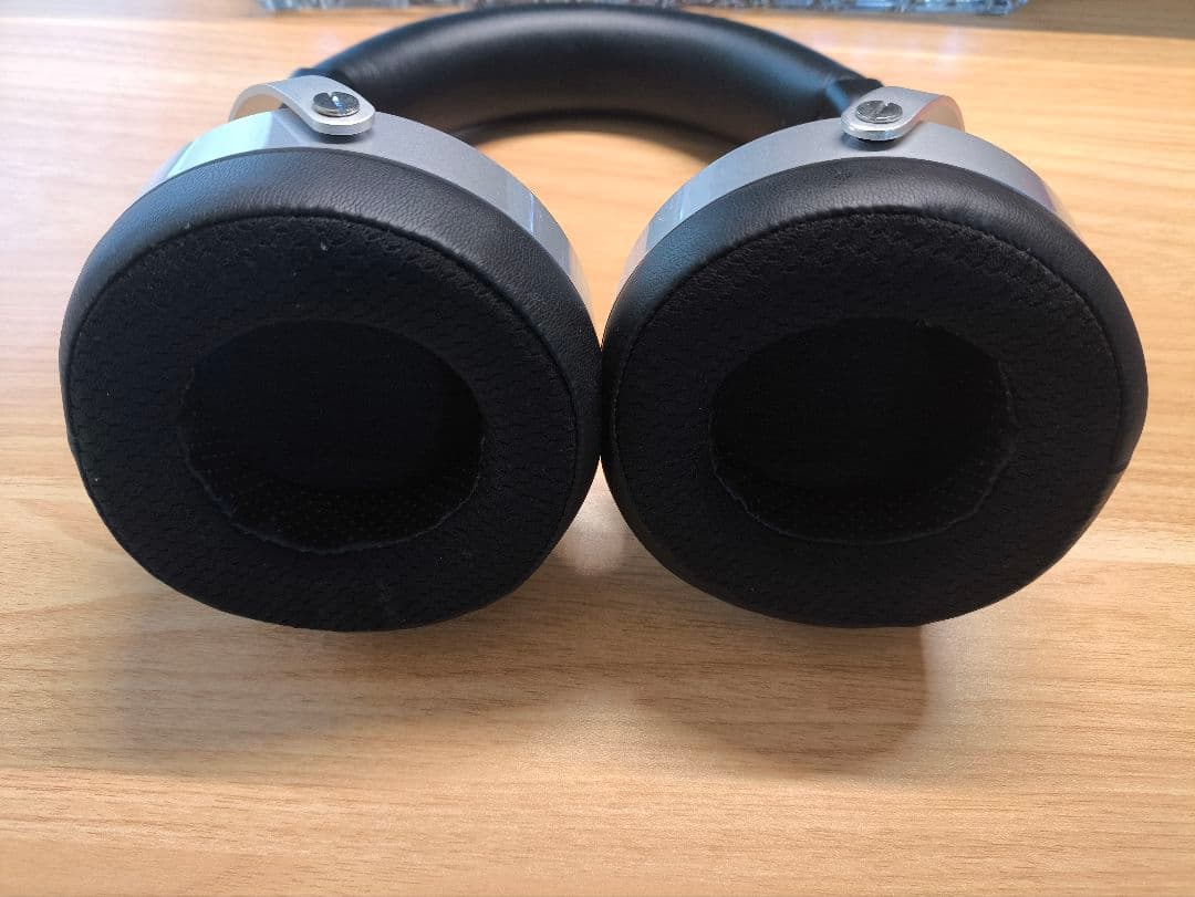 ヘッドホン HiFiMAN HE400se
