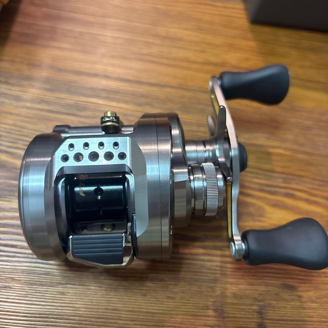 【美品】SHIMANO 23CALCUTTA CONQUEST BFS HG
