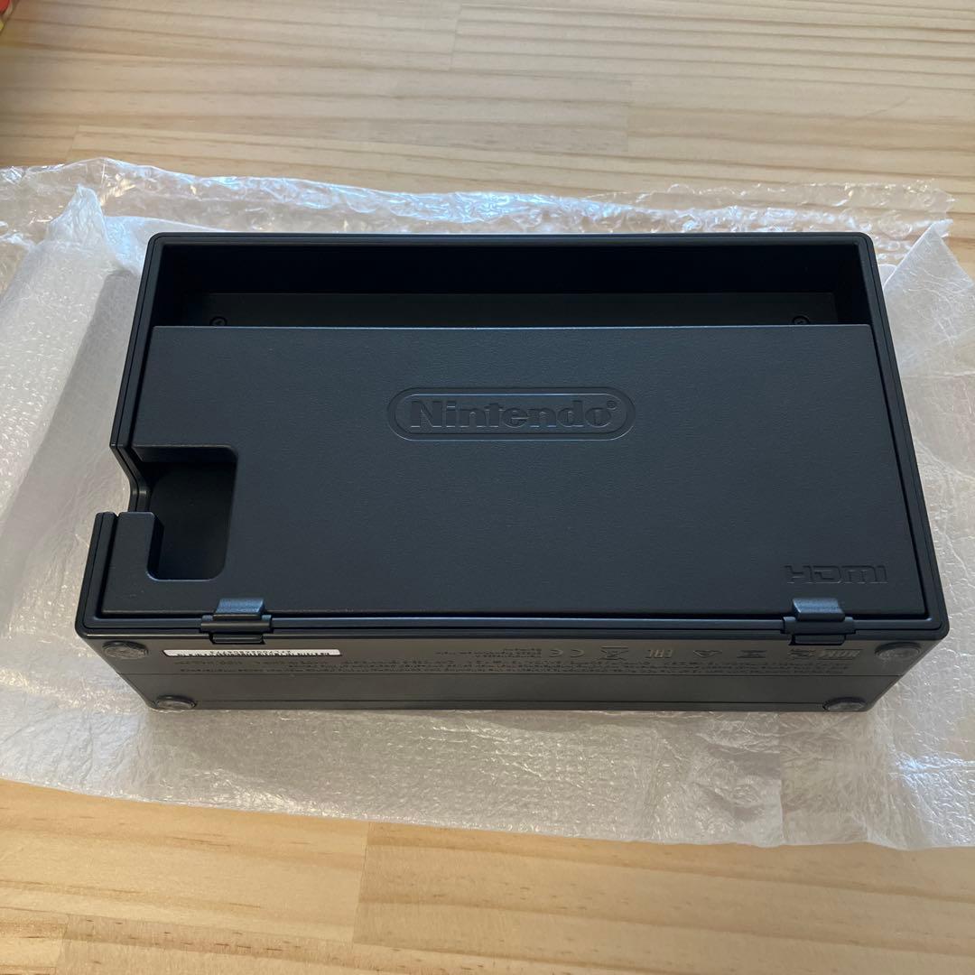 任天堂　Switch 本体　箱付き　コントローラー付き