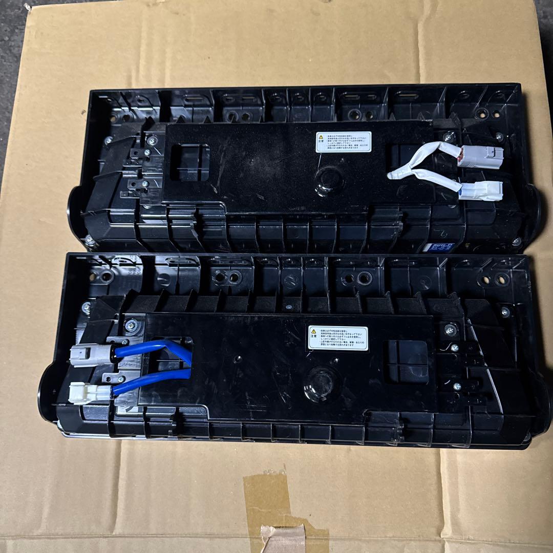 Y*G様 小糸製3連LEDテールランプ
