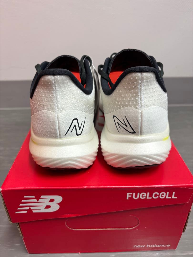 New Balance FuelCell Rebel 26.5cm【新品】